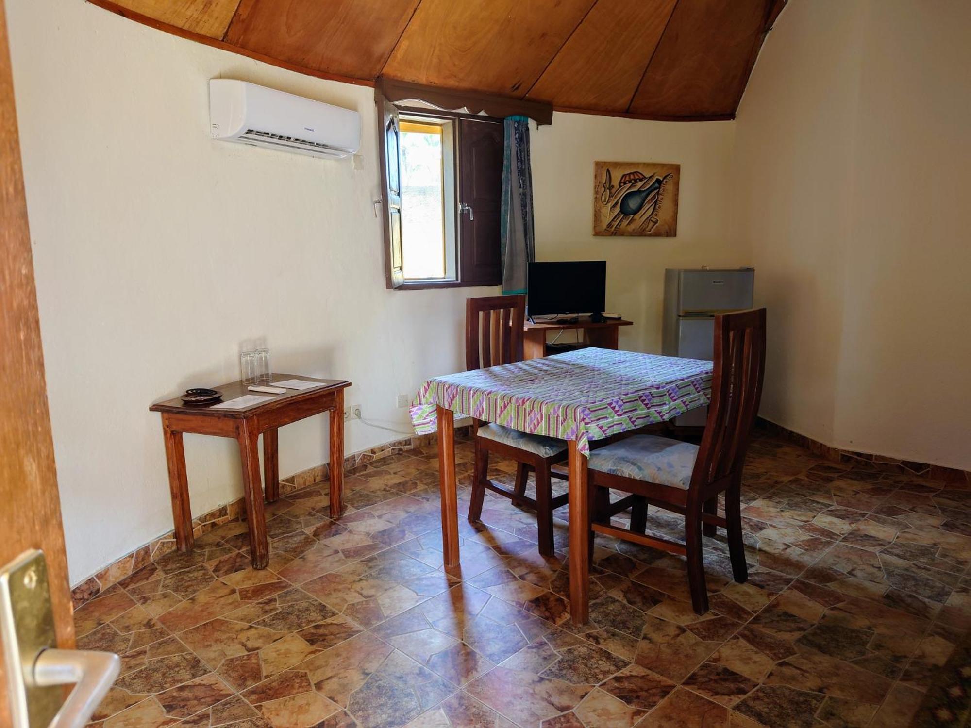 Rundbungalow Auf Lionsrest กรองด์-บาสซาม ภายนอก รูปภาพ